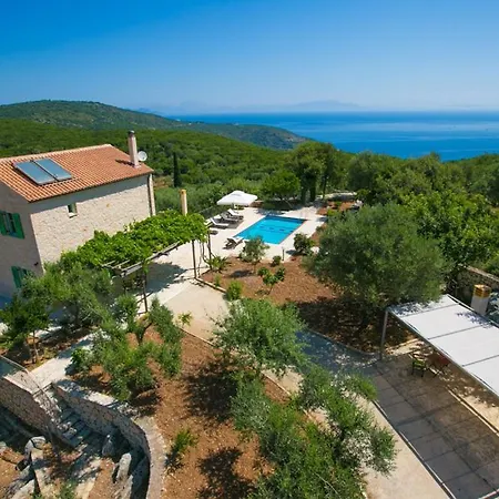 Sleeps 6 Pool Air Con Wifi *