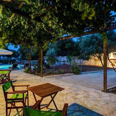 Sleeps 6 Pool Air Con Wifi Vila *