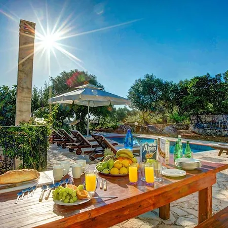 Vila Sleeps 6 Pool Air Con Wifi Perachori