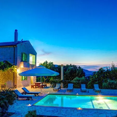 Vila Sleeps 6 Pool Air Con Wifi Perachori