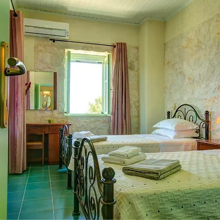Sleeps 6 Pool Air Con Wifi