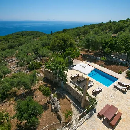 Sleeps 6 Pool Air Con Wifi Vila