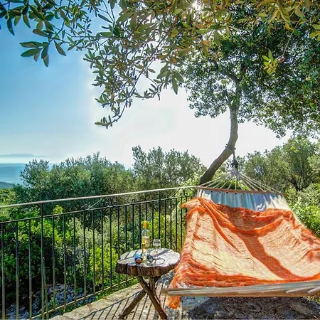 Sleeps 6 Pool Air Con Wifi Perachori