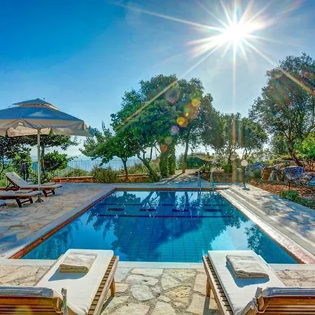 Sleeps 6 Pool Air Con Wifi * Perachori