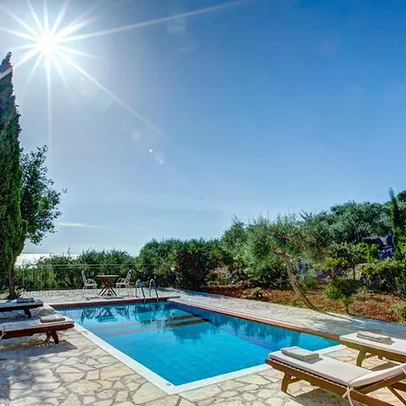 Vila Sleeps 6 Pool Air Con Wifi *
